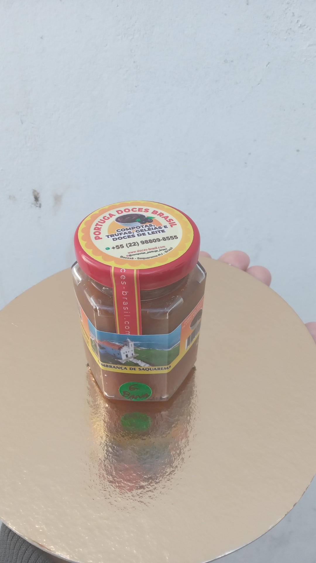 Este frasco é um dos que tem mais impacto e saída por ser sextavado